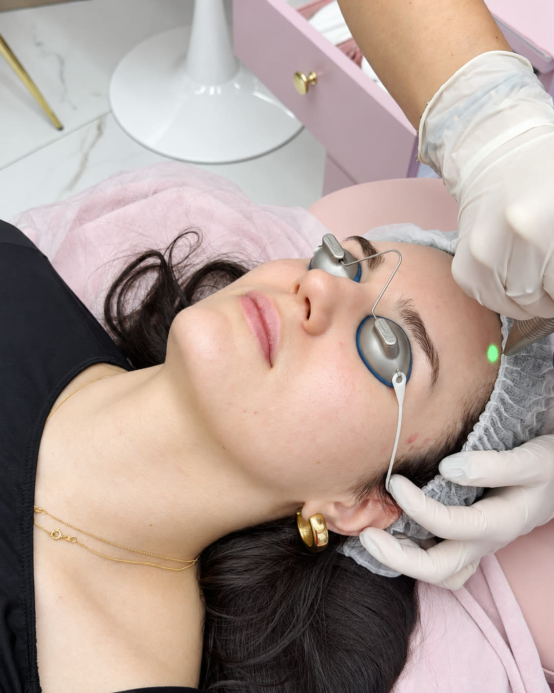 Zabieg laserem Fotona w gabinecie Beauty Sphere w Hajnówce